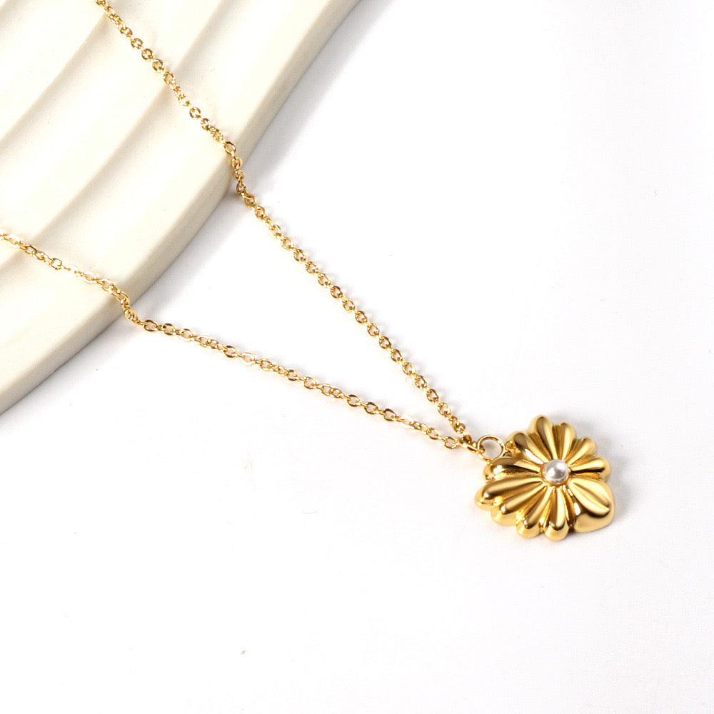 The Clare Heart Necklace