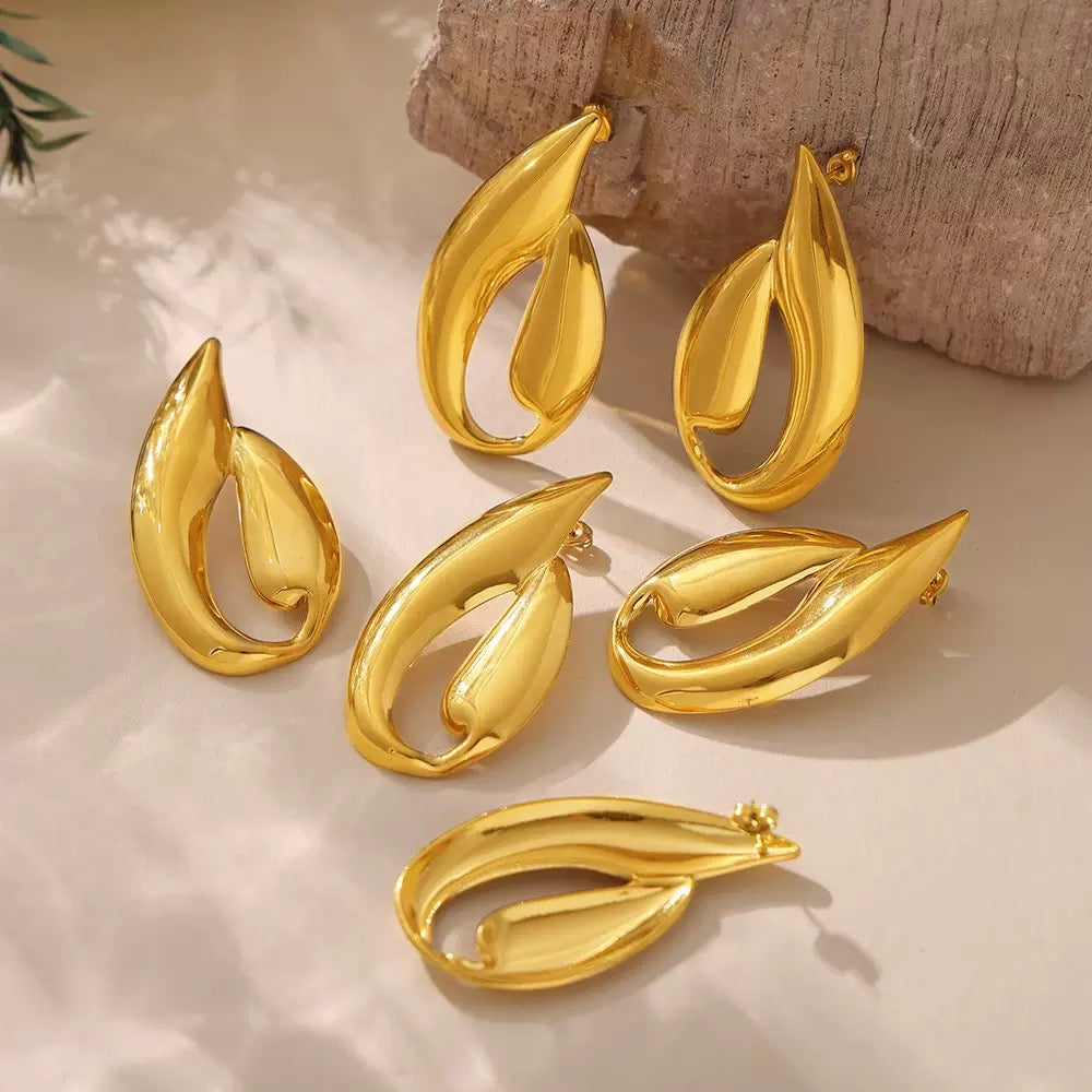 Krab Klaw Bold Earrings