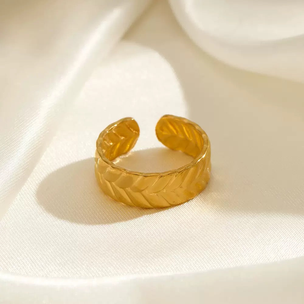 Layla Open Ring