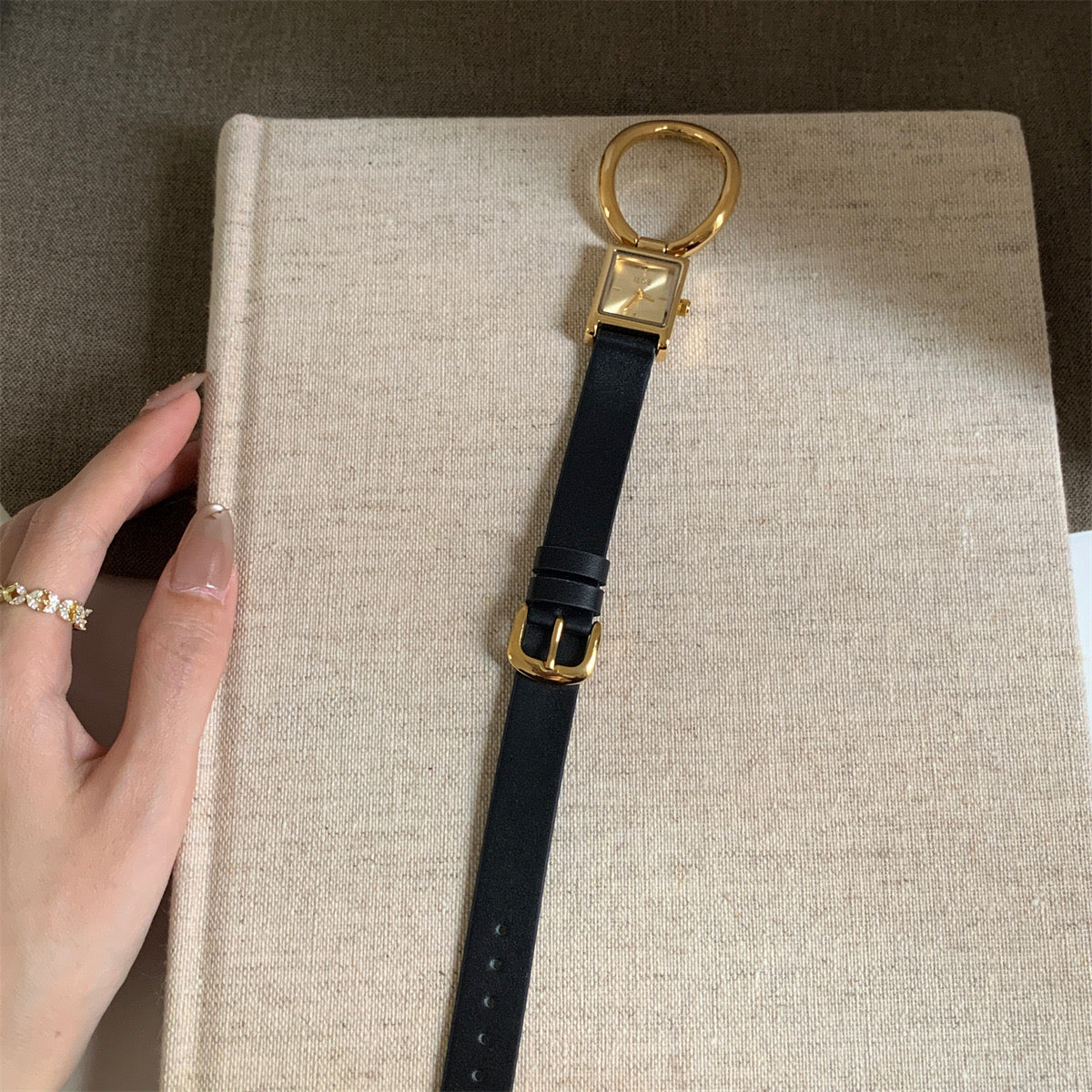 The Heritage Leather Loop Watch Bands