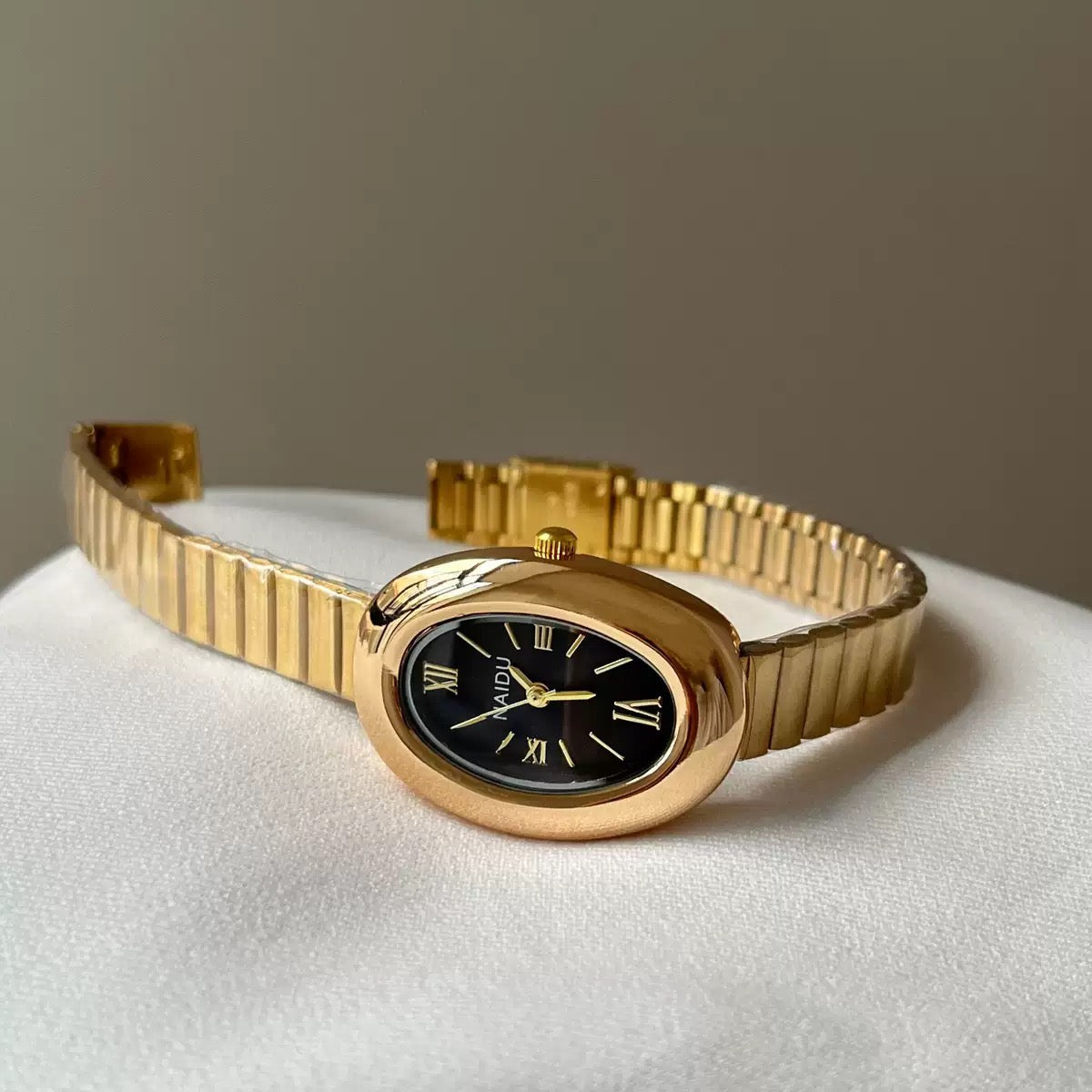 The Siena Expansion Oval Watch