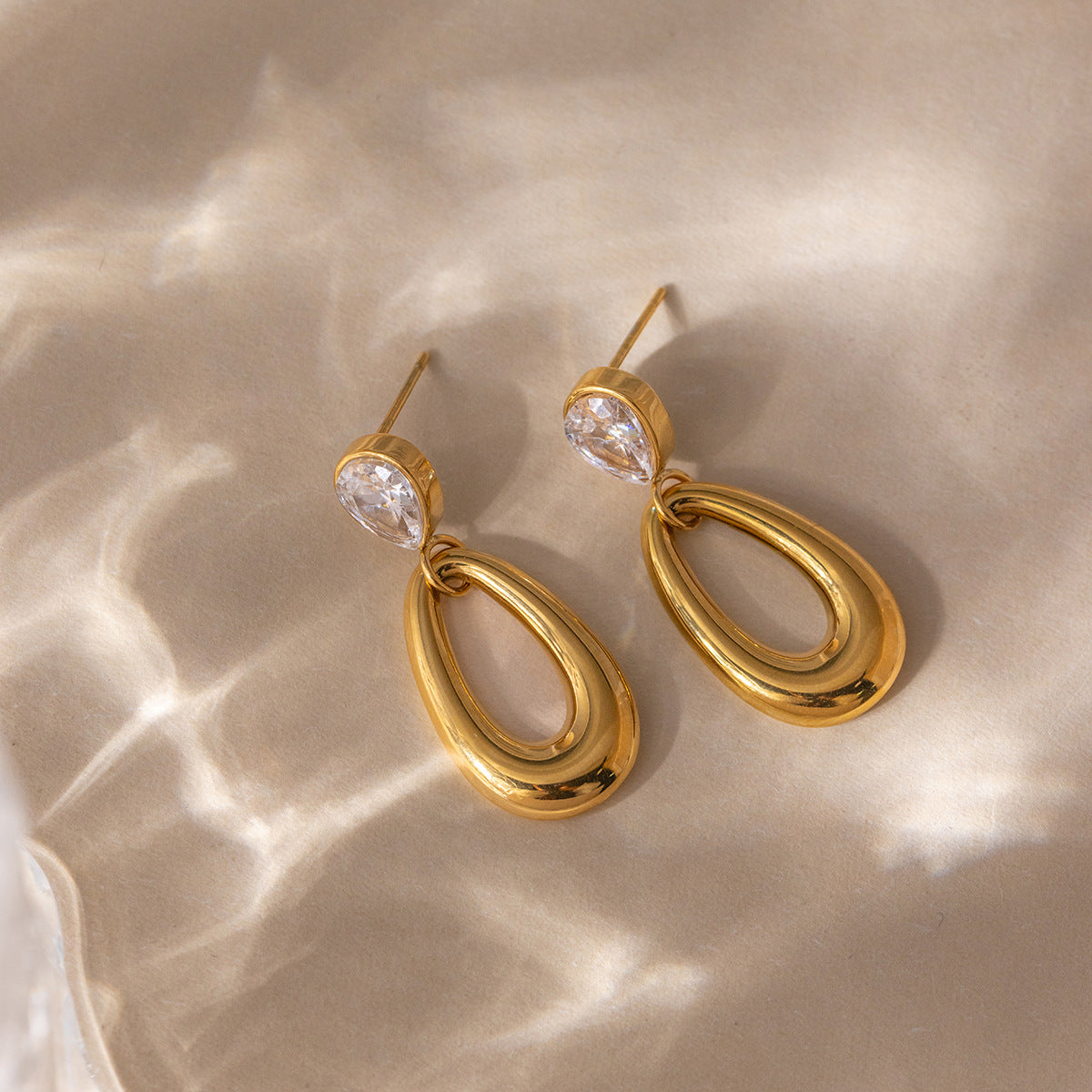 The Horizon Teardrop Hoops