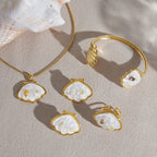 The Siren Shell Pearl Set
