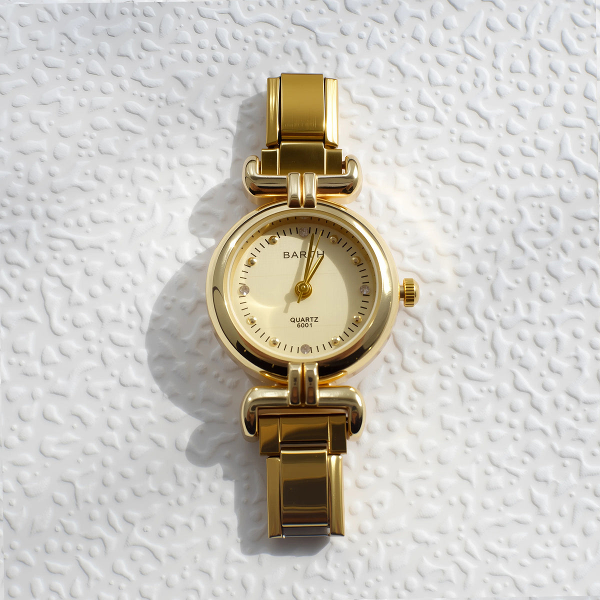 The Aura Round Link Watch Dial