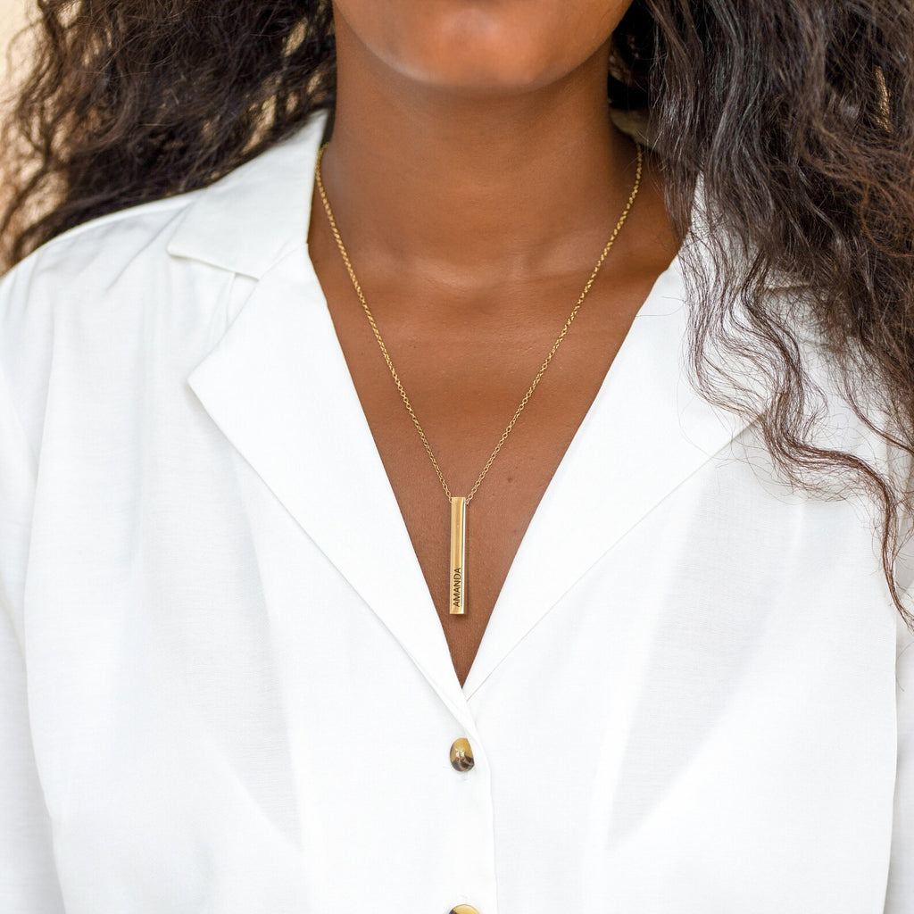 Ginny 3d Engraving bar necklace