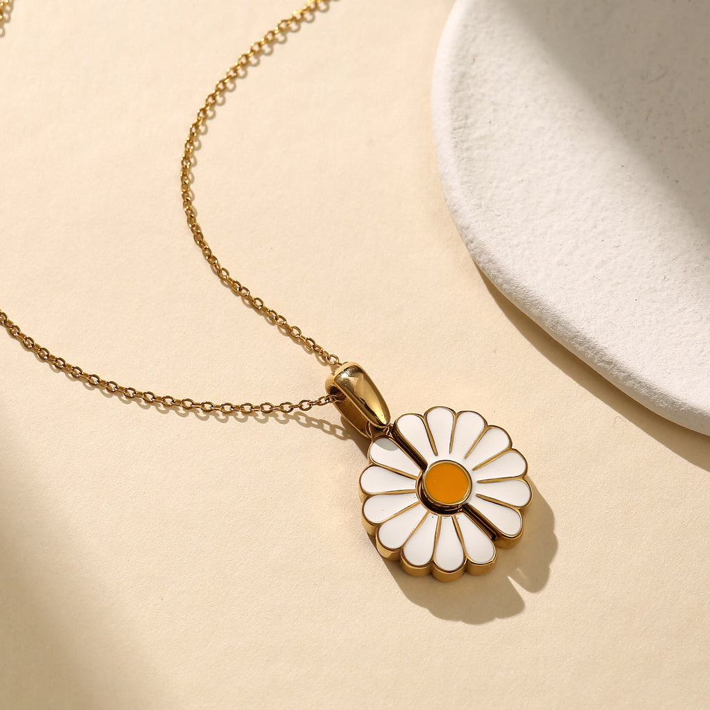 Daisy Pendant with a Hidden Plate