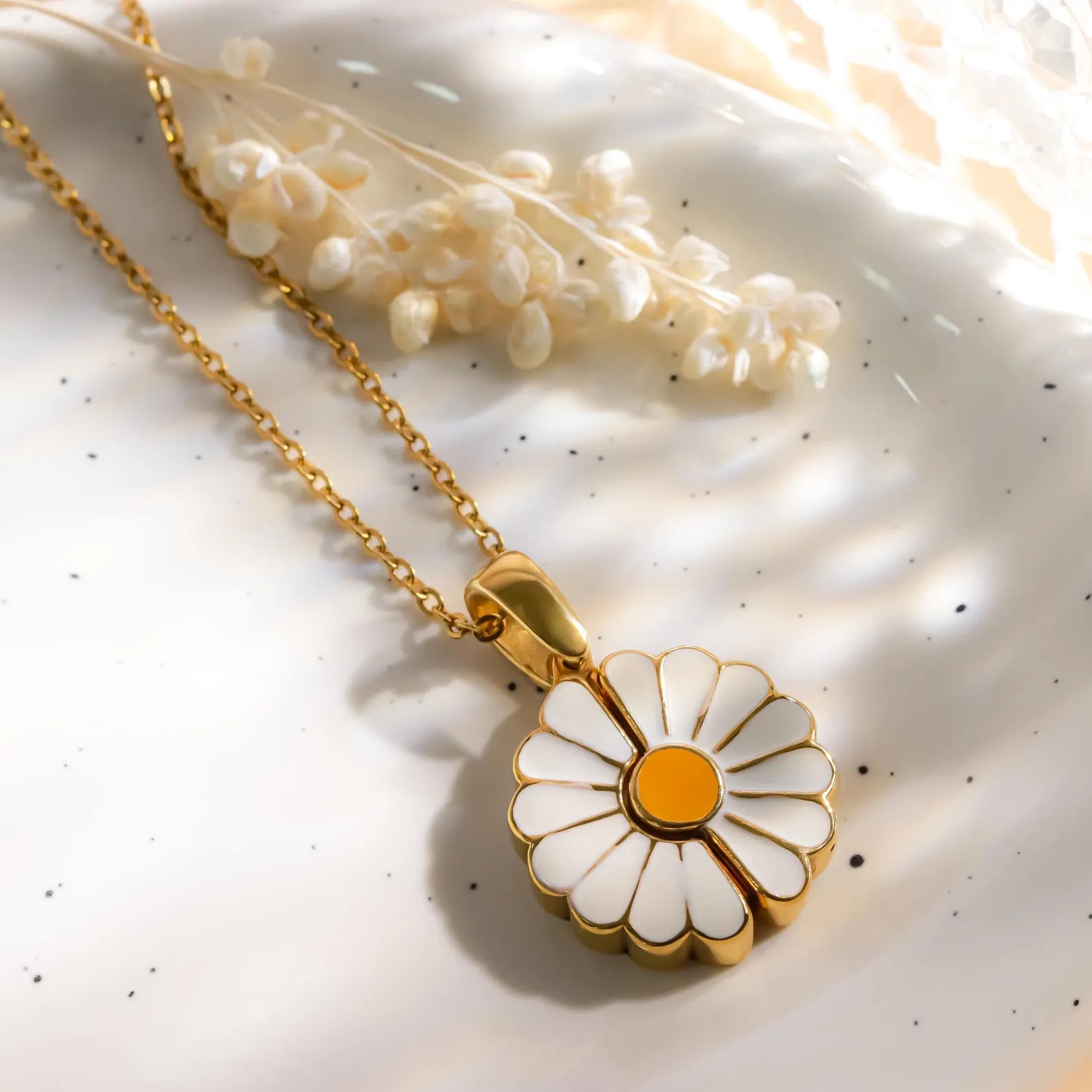 Daisy Pendant with a Hidden Plate