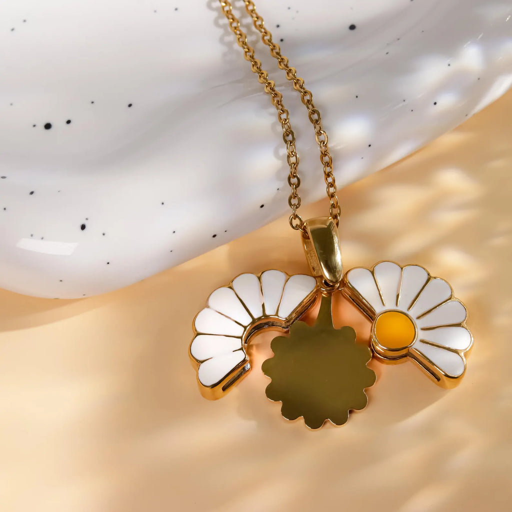 Daisy Pendant with a Hidden Plate