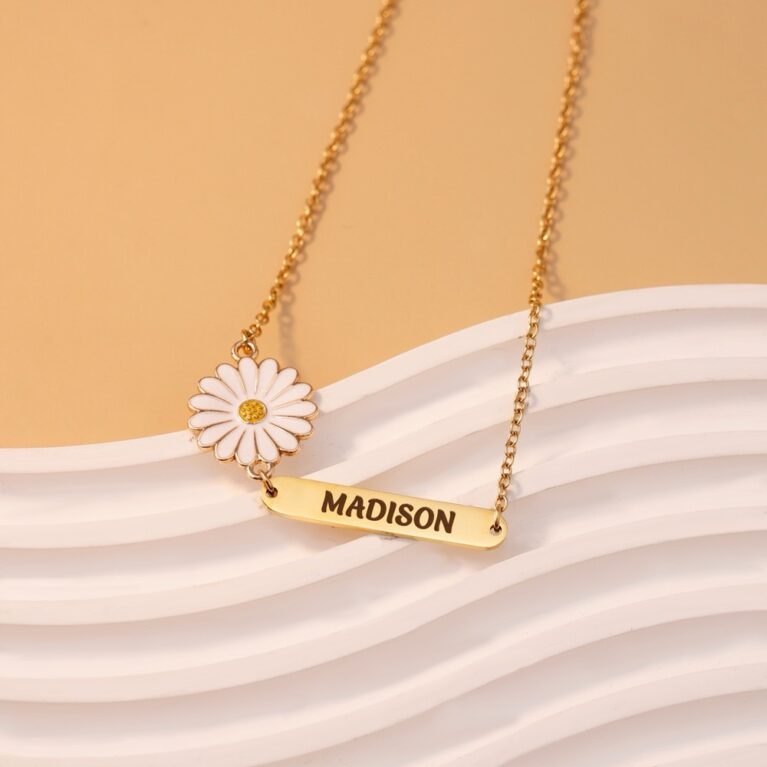 Madison Daisy bar Necklace